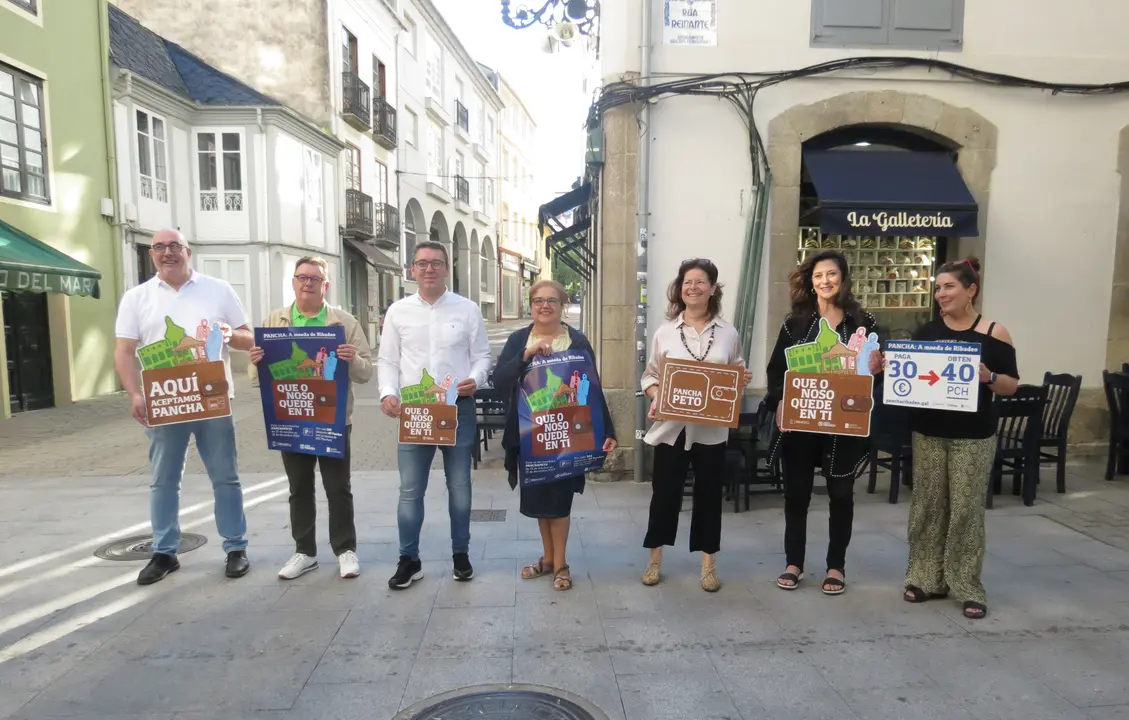 Presentación da Pancha, moeda local de Ribadeo