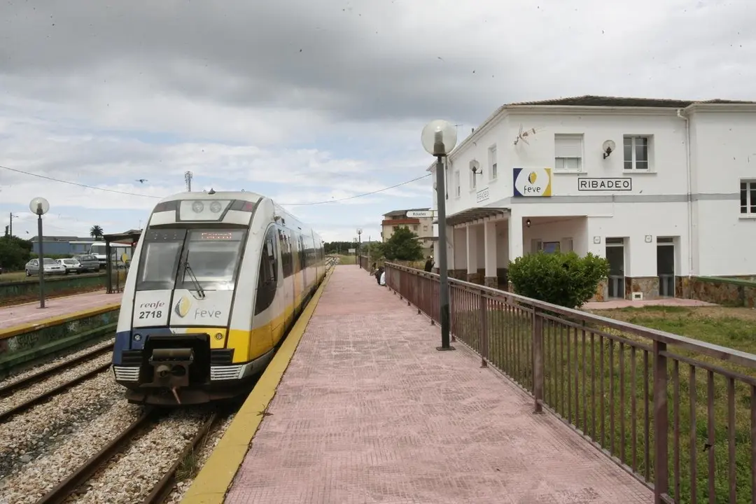 Descarrila un tren de FEVE en Ortigueira