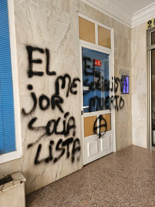 pintadas psoe foz