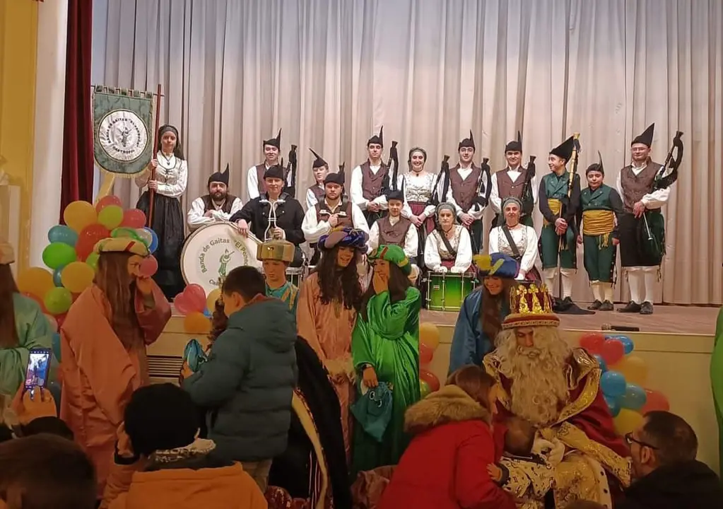 Fotografía: Reyes Magos en Castropol. Cedida.