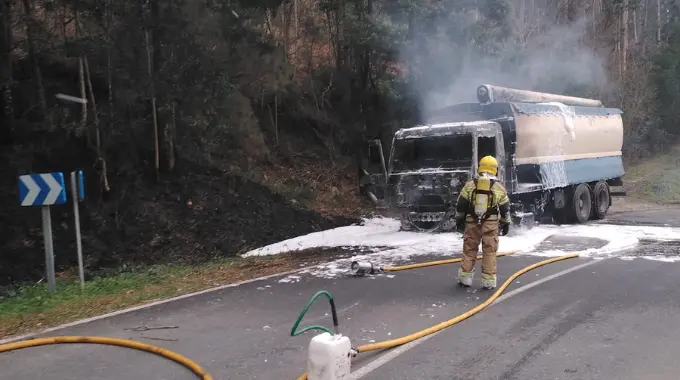 incendio camion trabada