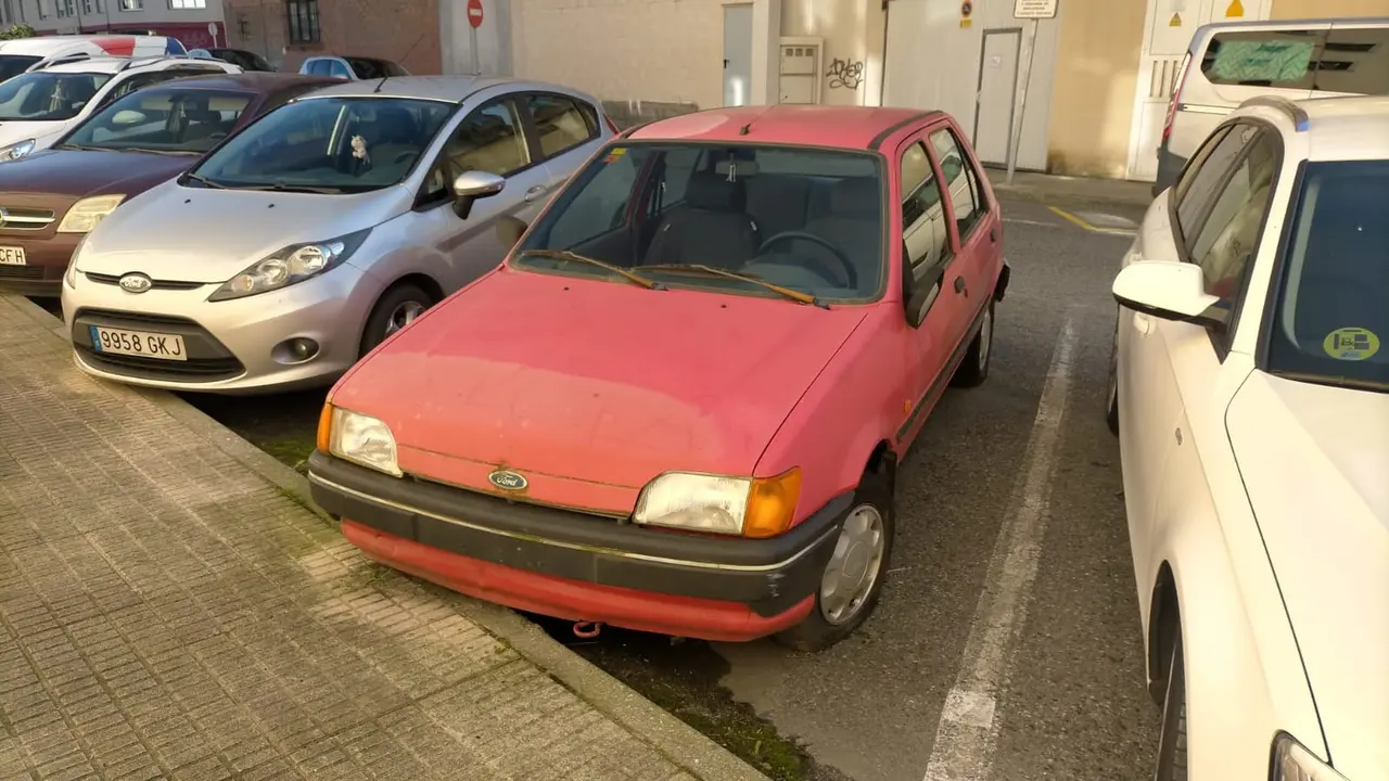 VIVEIRO Vehículos abandonados