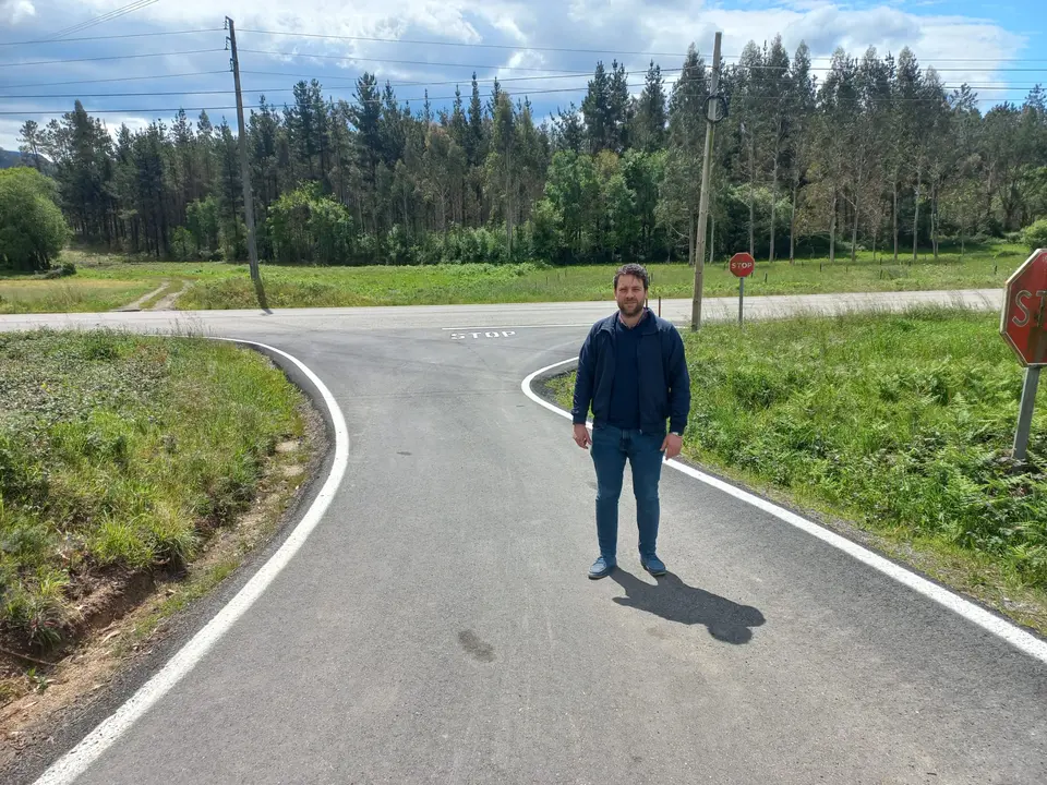 140524 FRAN CAJOTO NO VIAL QUE CONTECTA A ESTRADA FERREIRA-FOZ CO BARRIO DE RAÚLFE (SAN ACISCLO)