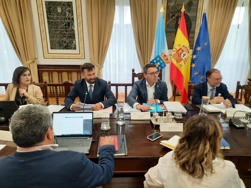 140624 Foto Comisión FEMP en Ribadeo (1)