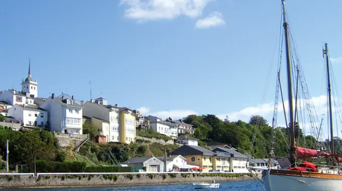 Foto del puerto de Castropol.