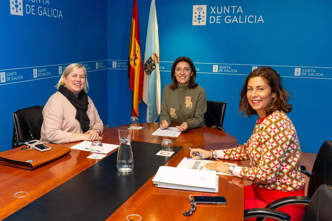 Reunión del Concello de Paradela con la Xunta. Montserrat Mulet, alcaldesa