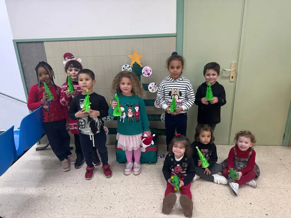 Niños participantes en el programa Cervo Concilia no Nadal