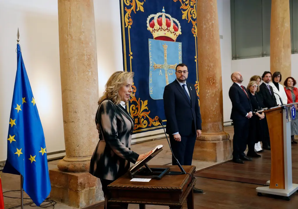 Adri&aacute;n Barb&oacute;n acompa&ntilde;&oacute; a Belarmina D&iacute;az en la toma de posesi&oacute;n de la Consejer&iacute;a de Transici&oacute;n Ecol&oacute;gica