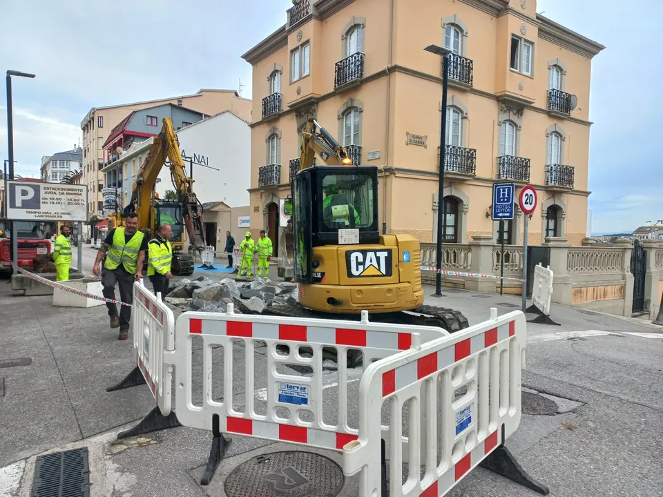 100325 OBRAS NA AVENIDA DA MARIÑA (FOZ)