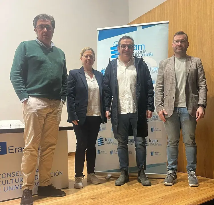 210325 Foto FCAM charla Viveiro 1