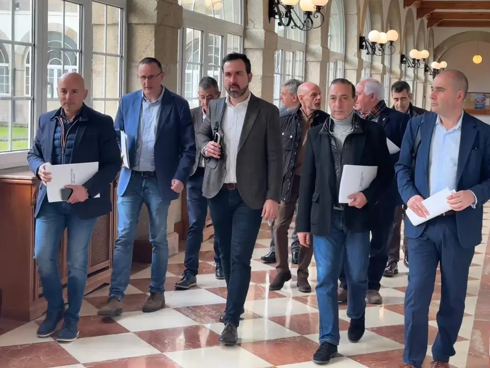 Deputados Grupo Provincial Popular á entrada do Pleno da Deputación 25032025