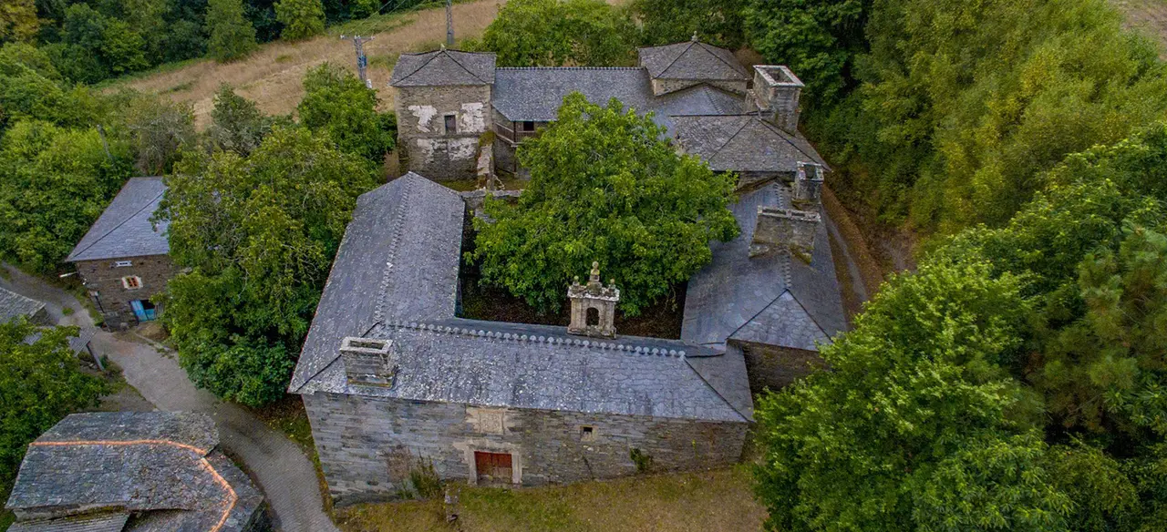 Palacio de Mon San Martín de Oscos; Oscos