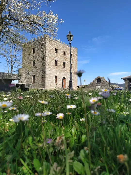 ALFOZ_TURISMO_CASTELO_PRIMAVERA