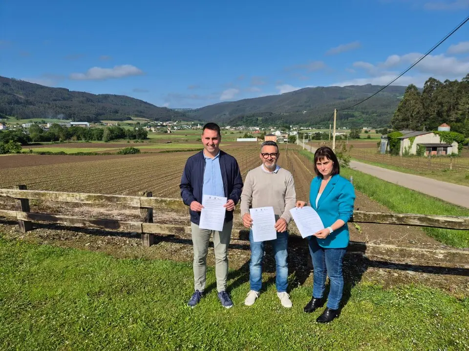Os Concellos de Trabada, Lourenzá e Barreiros esixen á Xunta que cumpra coas axudas prometidas para o sector da faba