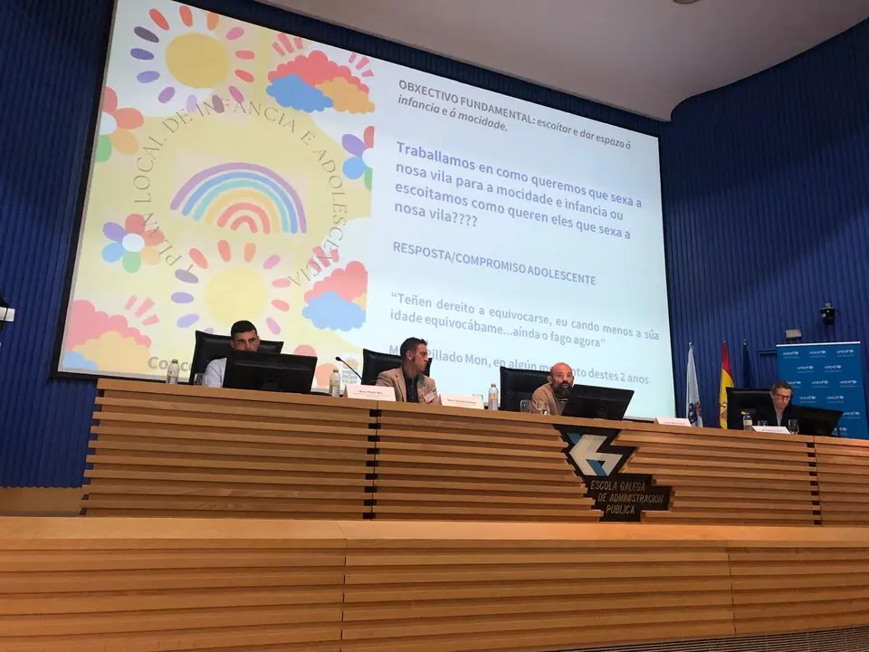 BURELA EXP&Oacute;N A S&Uacute;A EXPERIENCIA COMO CIDADE AMIGA DA INFANCIA NAS VI XORNADAS FORMATIVAS DE UNICEF GALICIA 