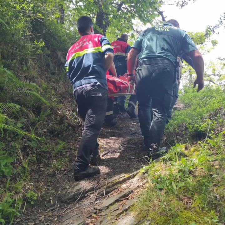 La Guardia Civil rescat&oacute; a un excursionista lesionado en Folgoso do Courel