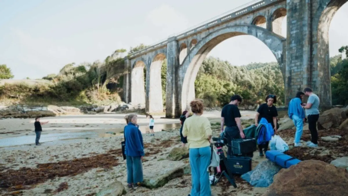 Sabela grabando un videoclip en Cervo.