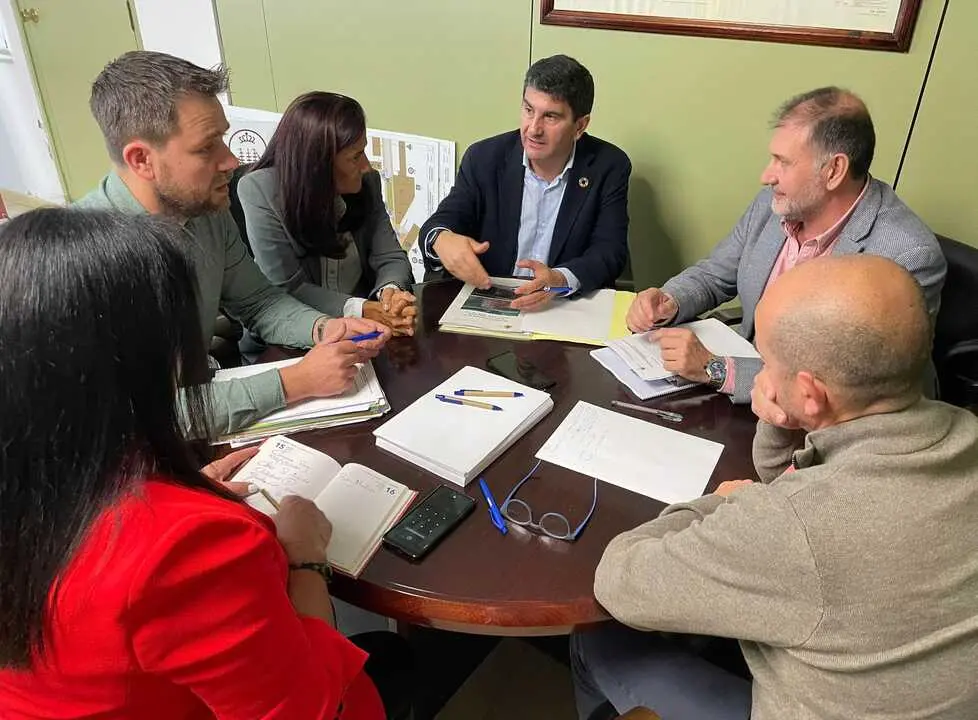 251025 REUNI&Oacute;N EN FOZ EN OUTUBRO DE 2024 CON CARGOS ESTATAIS POLOS DESPRENDEMENTOS COSTEIROS