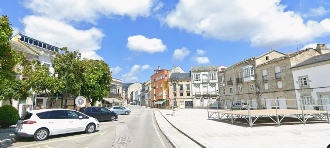 praza de santa mar&iacute;a ferreira do valadouro