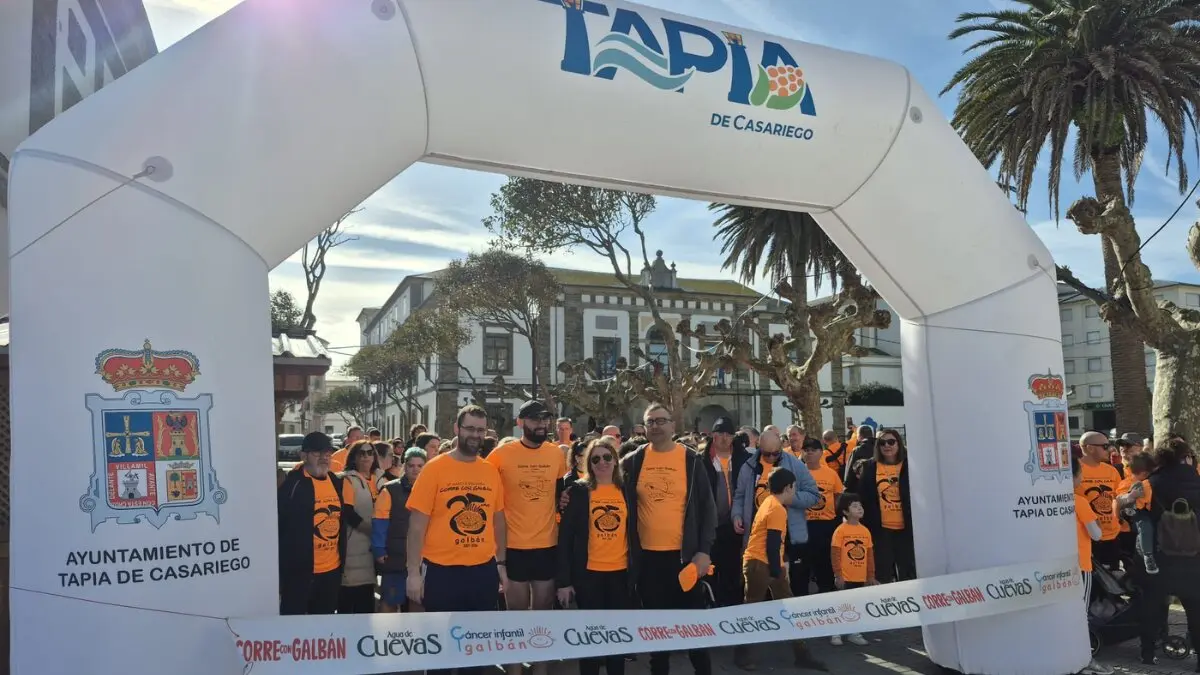 Marcha solidaria organizada por la Asociaci&oacute;n Galban. Imagen de las redes del Ayuntamiento de Tapia  (2)