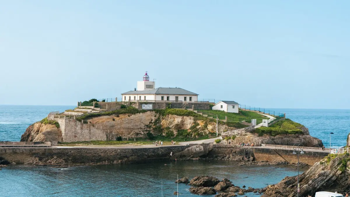 Imagen del Faro de Tapia de Casariego