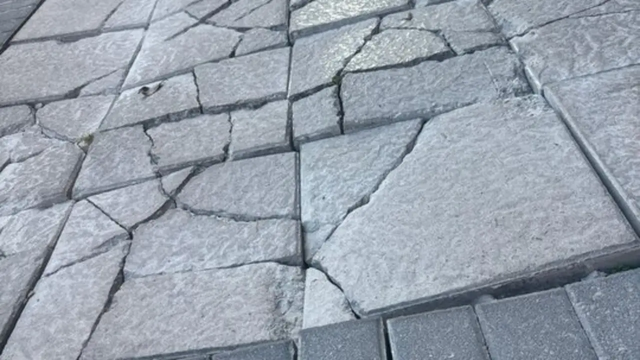 Danos nas beirarr&uacute;as de Sarria