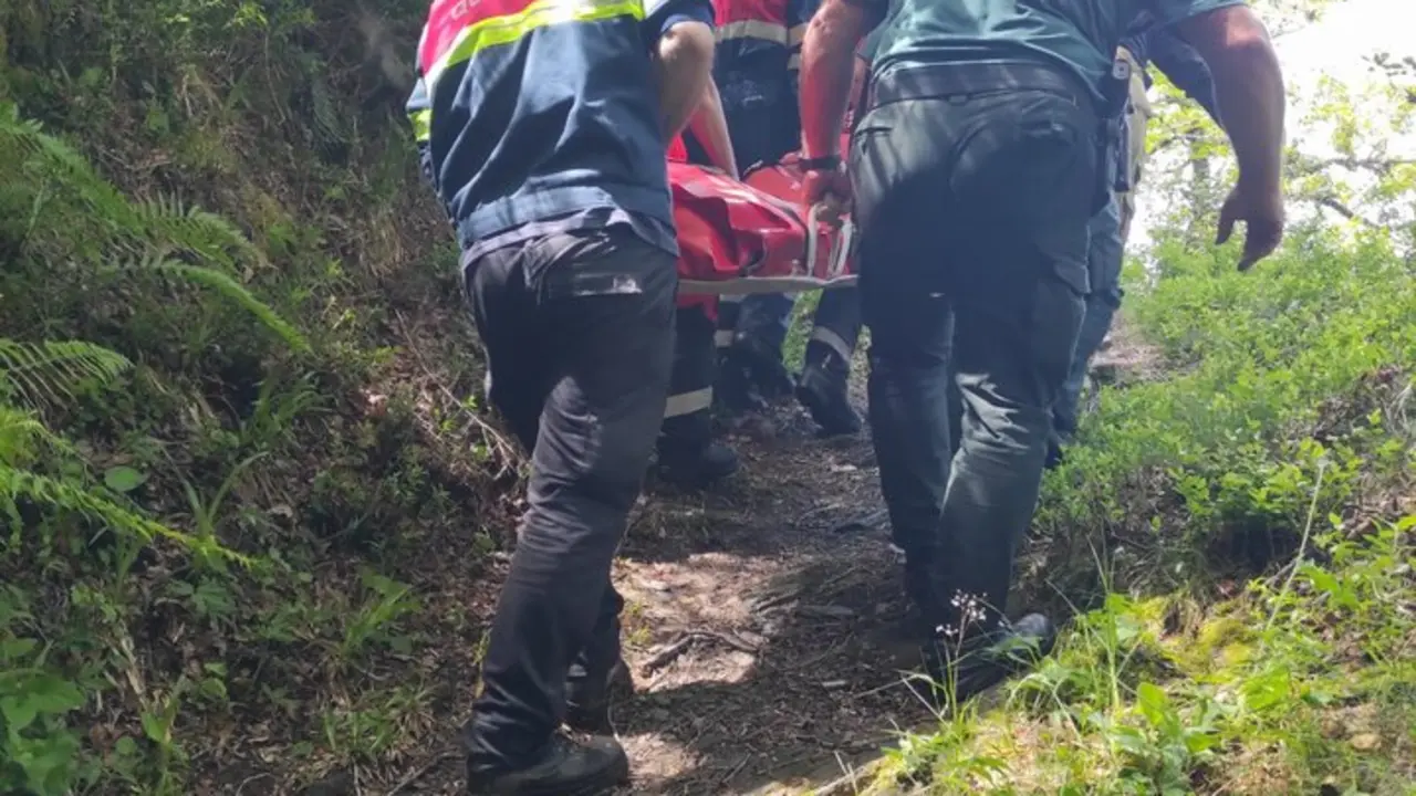 La Guardia Civil rescat&oacute; a un excursionista lesionado en Folgoso do Courel