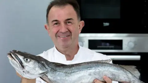 Mart&iacute;n Berasategui promocionar&aacute; la Merluza D& Burela