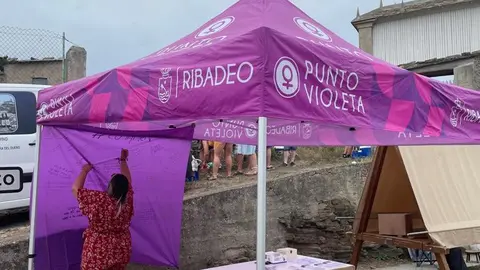 Punto Violeta instalado na Festa do Percebe de Rinlo