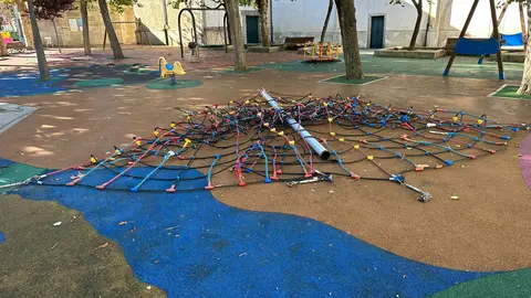 O Concello de Ribadeo realizou melloras na zona de xogos do parque de San Francisco
