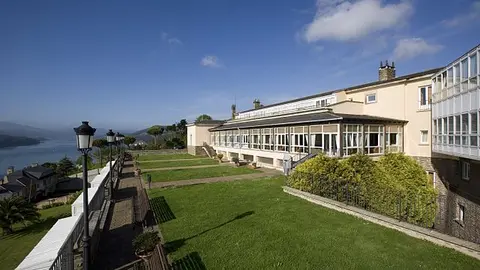 Fotograf&iacute;a: Parador de Ribadeo. Paradores, bajo licencia CC BY-SA 4.0 DEED.