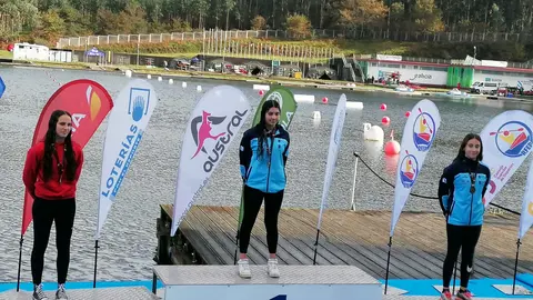 Ocho medallas para las pirag&uuml;istas ribadenses