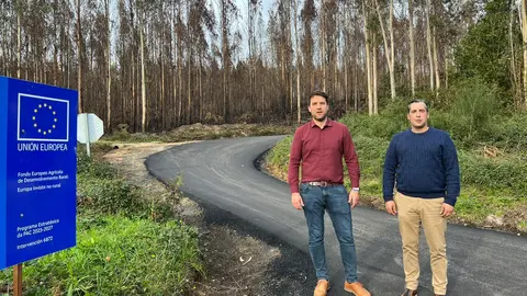 271123 O ALCALDE DE FOZ E O CONCELLEIRO &Aacute;NGEL FERN&Aacute;NDEZ NO ACCESO A RA&Uacute;LFE (SAN ACISCLO)