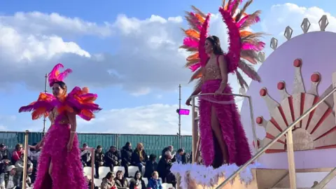 reina carlota carnaval foz
