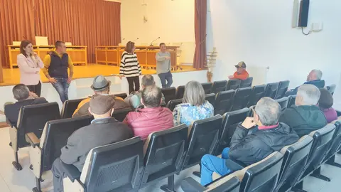 150324 reuni&oacute;n apicultores