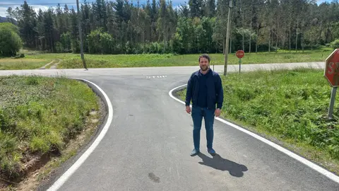 140524 FRAN CAJOTO NO VIAL QUE CONTECTA A ESTRADA FERREIRA-FOZ CO BARRIO DE RA&Uacute;LFE (SAN ACISCLO)