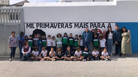 150524 ANA ROJO COS PARTICIPANTES NA INICIATIVA SOLIDARIA DO COLEXIO MART&Iacute;NEZ OTERO