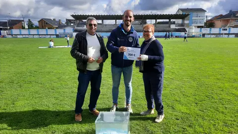 200524 Foto entrega premio Ribadeo FC