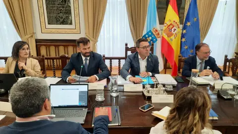 140624 Foto Comisi&oacute;n FEMP en Ribadeo (1)