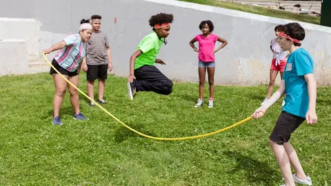 Ni&ntilde;os