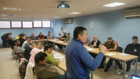 Curso apicultura Xove, abejas reinas