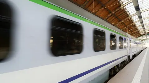 train-8302635_1280