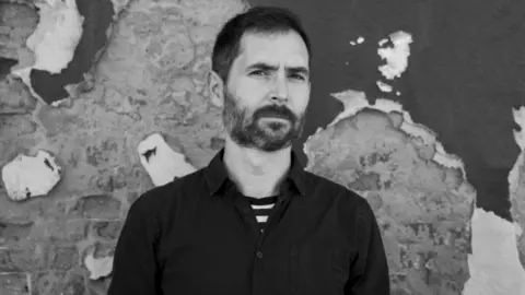 El escritor Jes&uacute;s Pin&oacute;n