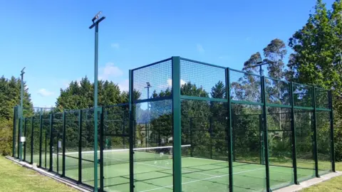 Pista de P&aacute;del municipal Alfoz