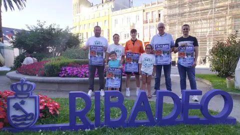 160824 Foto presentaci&oacute;n partido ben&eacute;fico Ribadeo (1)
