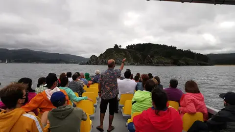 visita-geologica-en-barco-fucino-porco