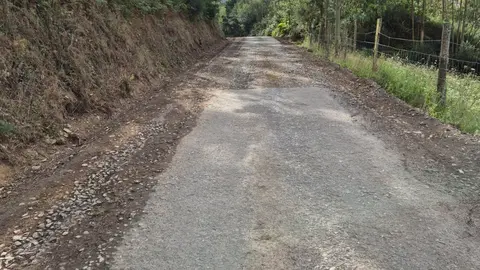 Obras en los caminos de Trabada