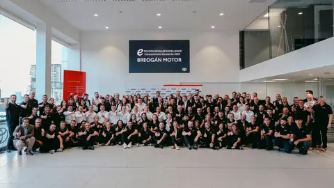 Momento del premio al Grupo Breog&aacute;n