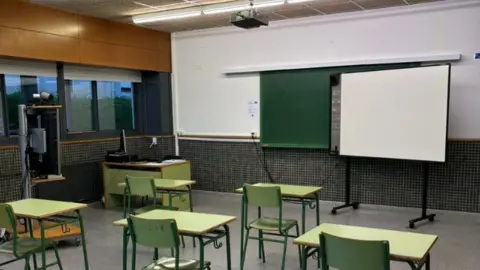 Instalaciones de una de las aulas de la sede de Foz de la UNED