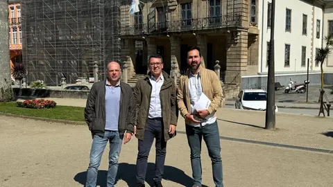 Ameijide e Fernandez con Vega en Ribadeo